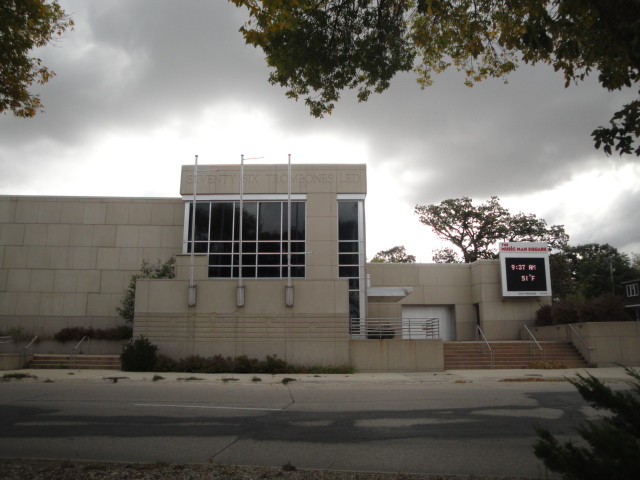 Music-Man-Square-Commerical